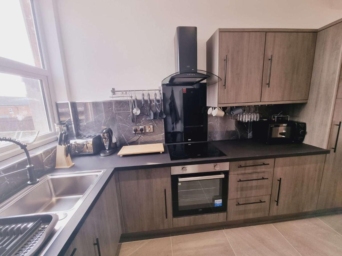Lmk, 2 Bedroom Apartment, With Roof Terrace, Free Parking, Ev Charger, Great Location. Belfast Extérieur photo