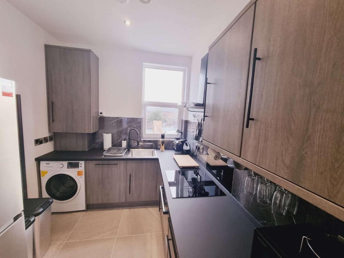 Lmk, 2 Bedroom Apartment, With Roof Terrace, Free Parking, Ev Charger, Great Location. Belfast Extérieur photo