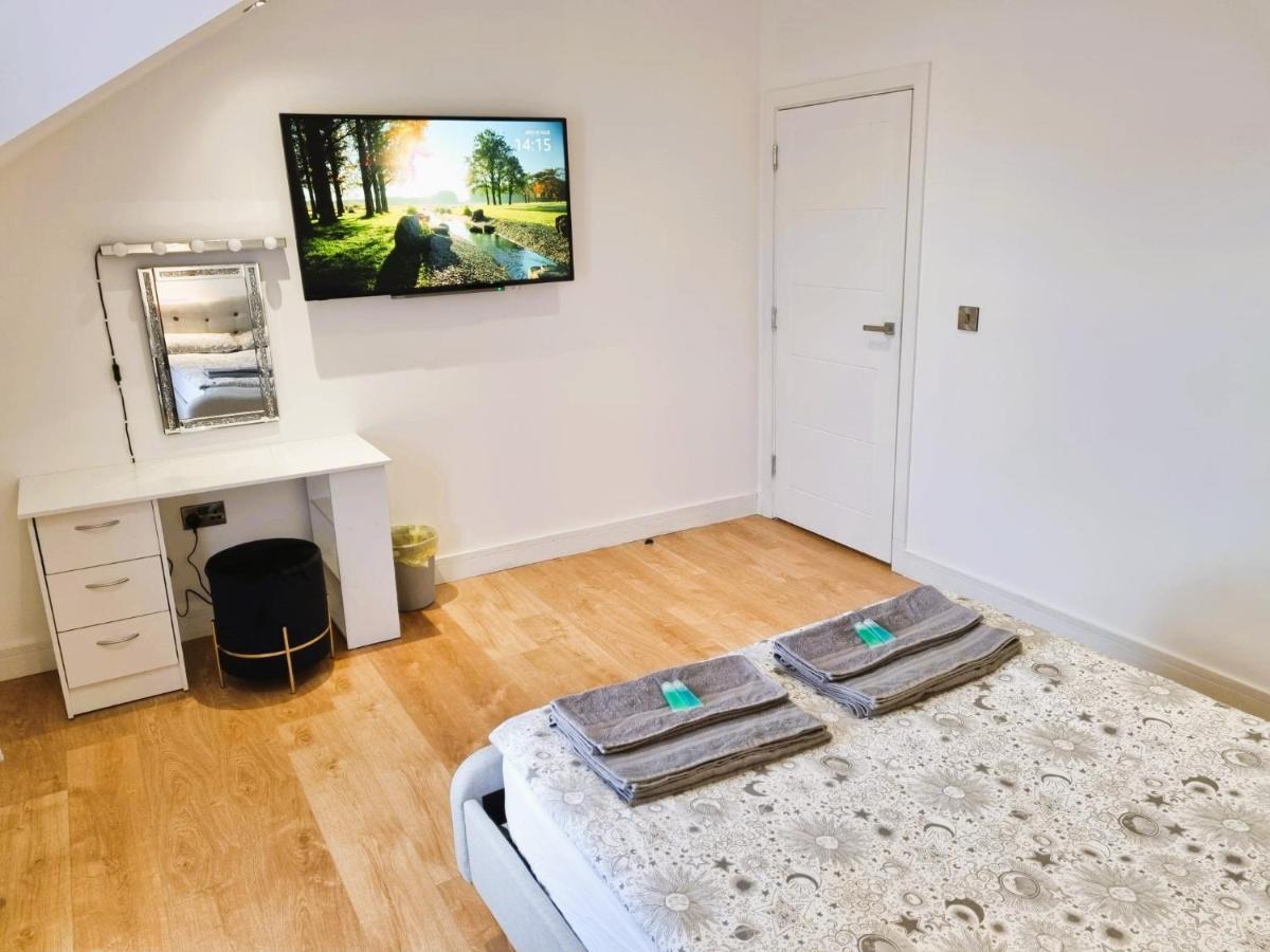 Lmk, 2 Bedroom Apartment, With Roof Terrace, Free Parking, Ev Charger, Great Location. Belfast Extérieur photo