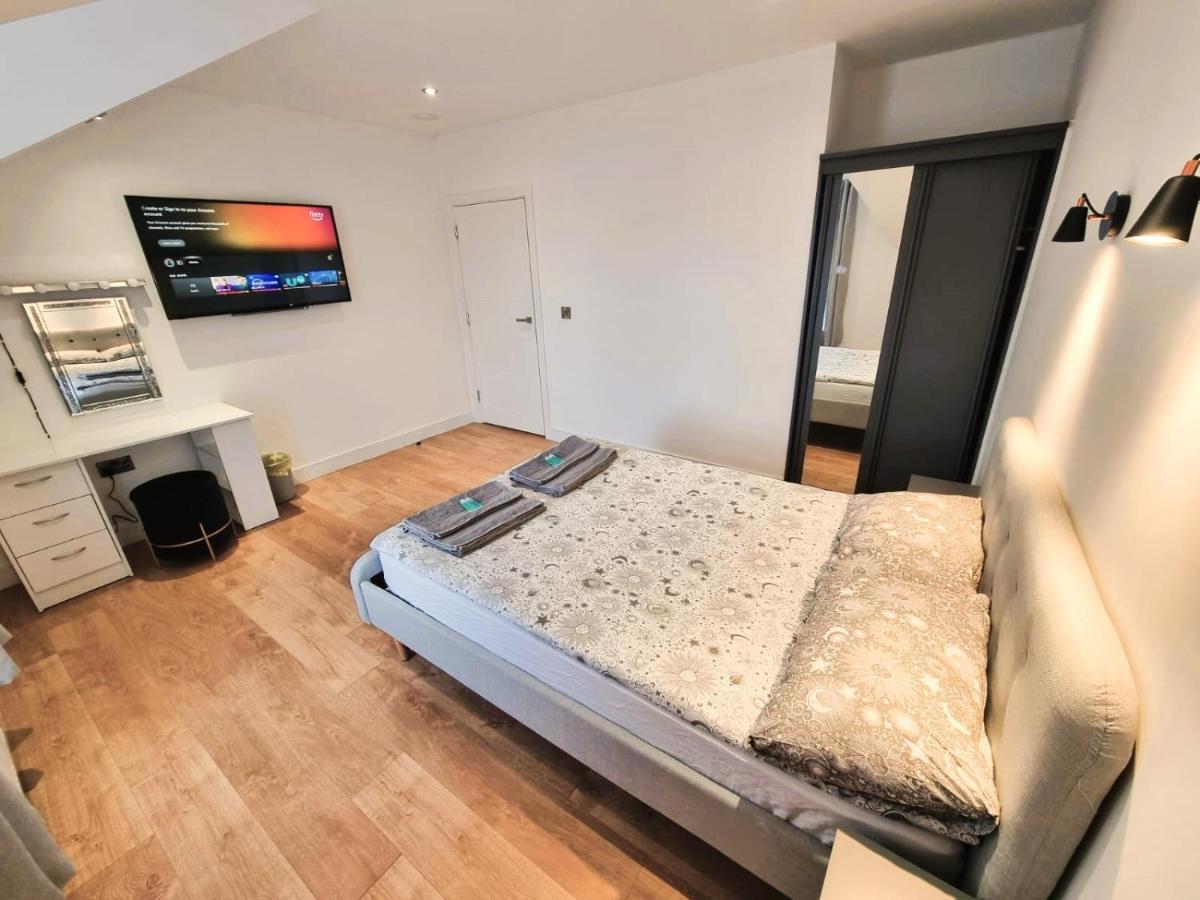 Lmk, 2 Bedroom Apartment, With Roof Terrace, Free Parking, Ev Charger, Great Location. Belfast Extérieur photo
