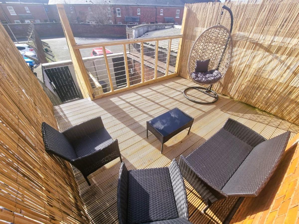 Lmk, 2 Bedroom Apartment, With Roof Terrace, Free Parking, Ev Charger, Great Location. Belfast Extérieur photo
