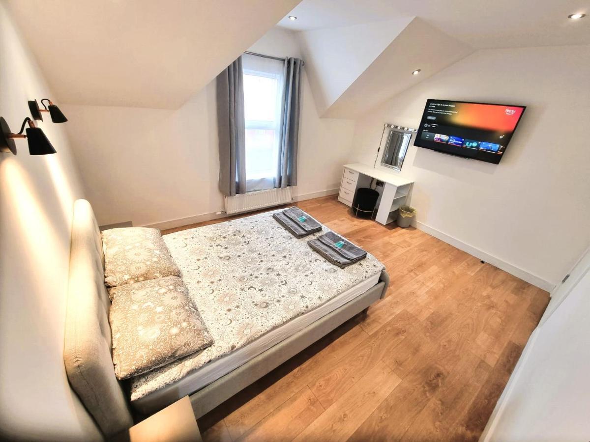 Lmk, 2 Bedroom Apartment, With Roof Terrace, Free Parking, Ev Charger, Great Location. Belfast Extérieur photo